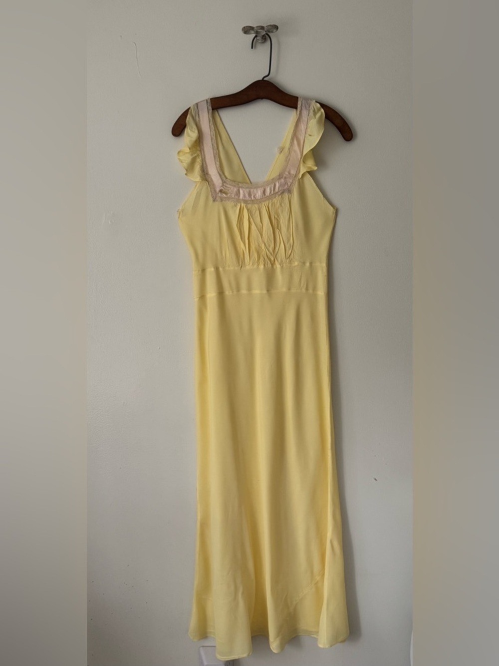 Vintage Late 30s Early 40s Soft Yellow Bias Cut Gown Nightgown